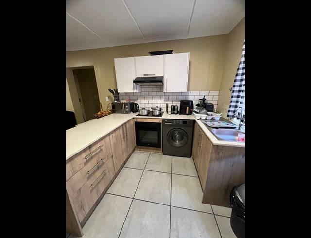 2 BEDROOM APARTMENT FOR SALE IN POMONA